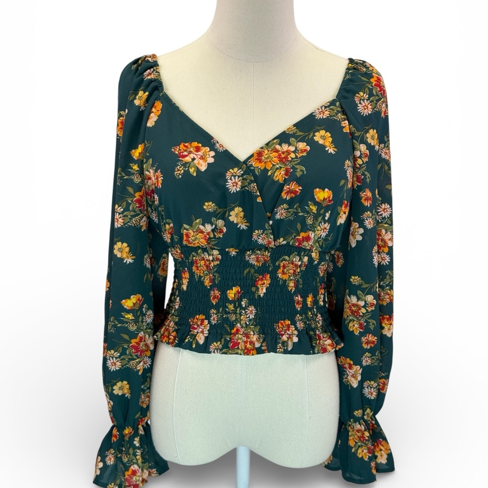 No‎ Frills  Los Angeles Women's Green Floral Smocked Waist Blouse Size M